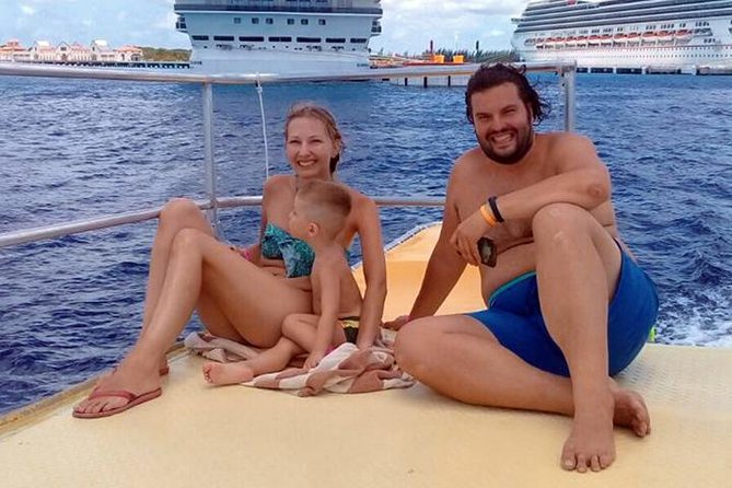 VIP Private Glass Bottom Boat and Snorkeling, 3 Reefs in Cozumel - The guides and the feel of the boat
