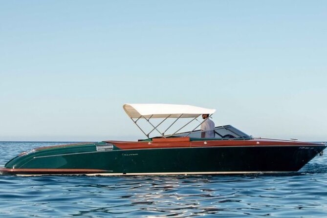 VIP Private Luxury Boat Tour - Riva Aquariva Yacht Venice - What the Riva Aquariva adds