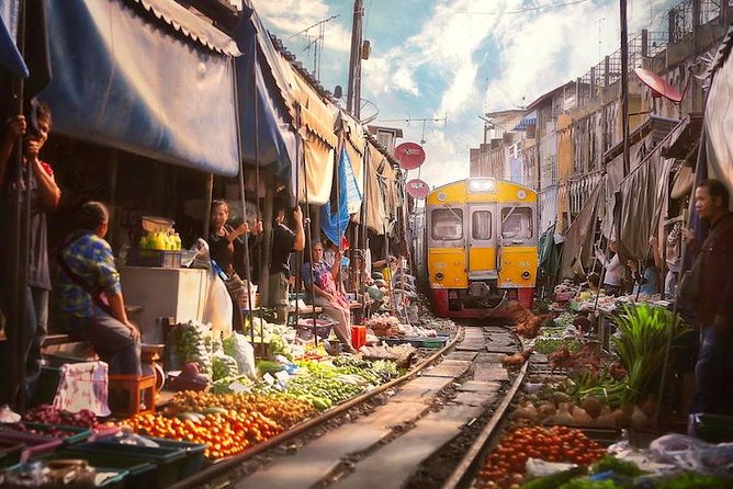 VIP Private Tour Damnoen Saduak+ Amphawa + Mae Klong Railway - Key points to know before you book