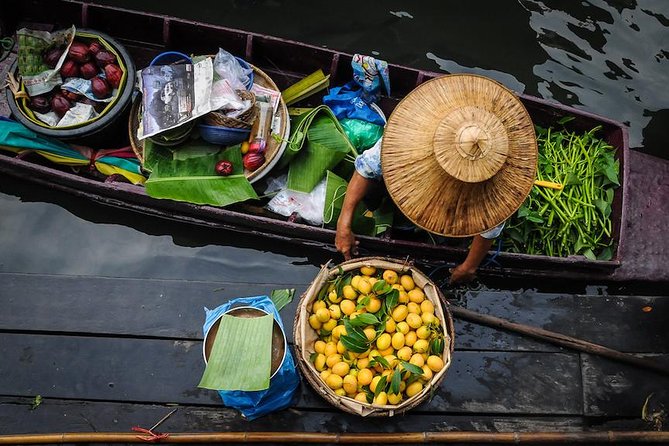 VIP Private Tour Damnoen Saduak+ Amphawa + Mae Klong Railway - Why this market day is worth considering
