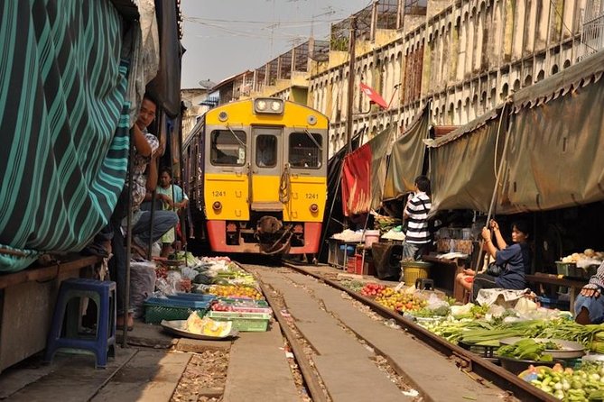 VIP Private Tour Damnoen Saduak+ Amphawa + Mae Klong Railway - Wat Bang Kung and the Muay Thai Park