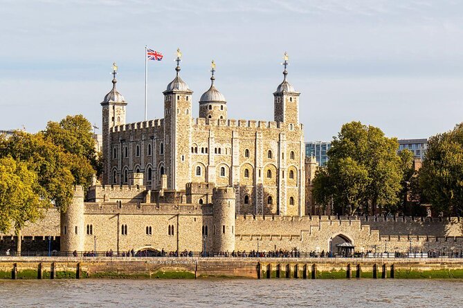 VIP Tower of London and Crown Jewels Tour with Private Beefeater Meet & Greet - Five things to know before booking