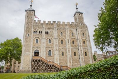 VIP Tower of London and Crown Jewels Tour with Private Beefeater Meet & Greet
