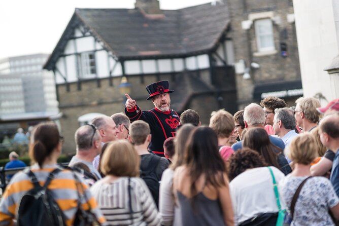 VIP Tower of London and Crown Jewels Tour with Private Beefeater Meet & Greet - The Crown Jewels and the 1661 Coronation Regalia