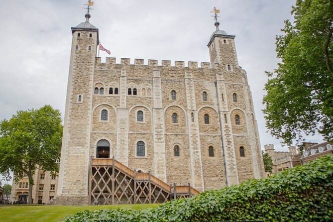 VIP Tower of London and Crown Jewels Tour with Private Beefeater Meet & Greet - The private Beefeater audience