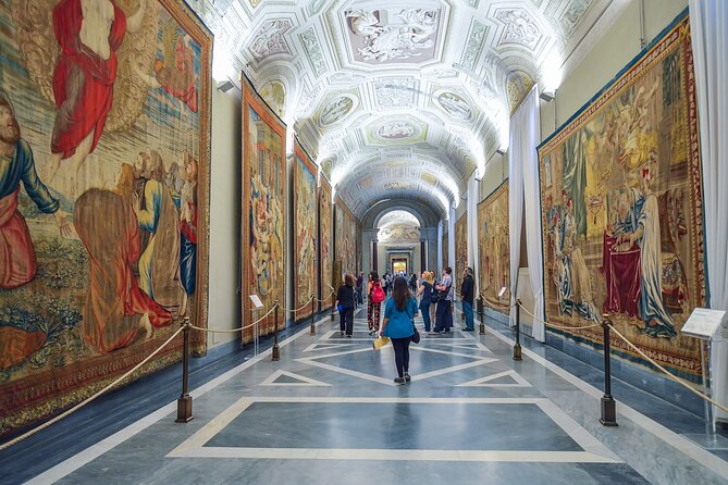 VIP Vatican, Sistine Chapel & St. Peter's Basilica Guided Tour - Sistine Chapel: fifteen quiet minutes under Michelangelo