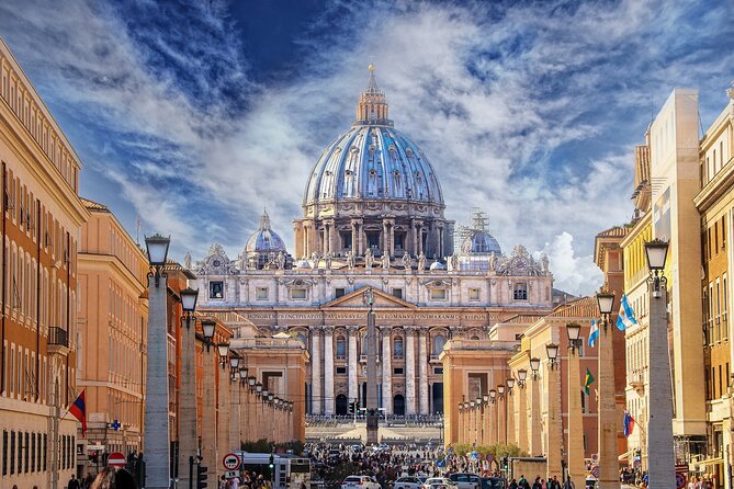 VIP Vatican, Sistine Chapel & St. Peter's Basilica Guided Tour - Why the guide matters more than the VIP label