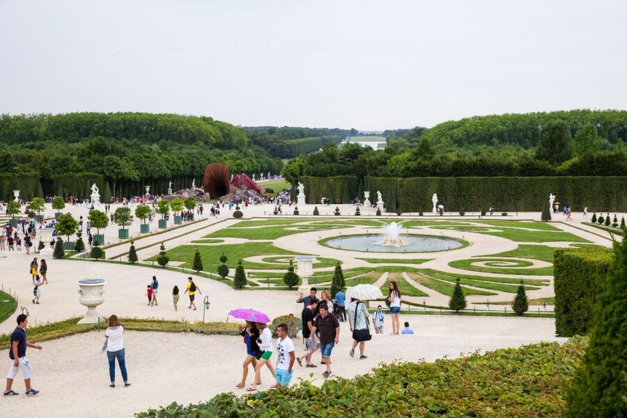 VIP Versailles Bike Tour & Kings Apartment Tour - Marie Antoinette’s Hameau and the Trianons