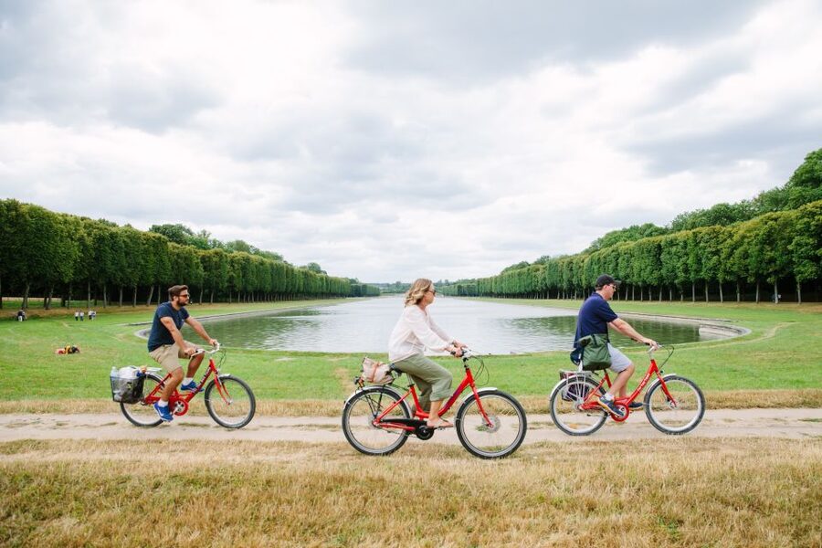 VIP Versailles Bike Tour & Kings Apartment Tour - Riding through the 2,000-acre park