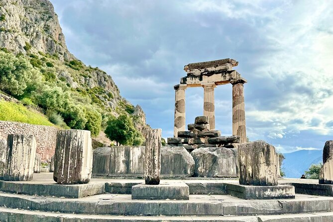 Visit Delphi & Meteora Monasteries Luxury Private Tour FromAthens - From Delphi to Kalabaka and Meteora