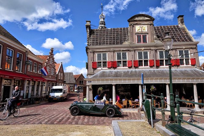 Volendam & Marken Private Tour in luxury Jaguar S Type 1/2 day - Magere Brug: a final Amsterdam photo stop