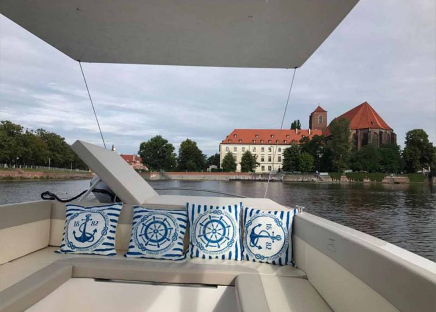 Wroclaw: City Walk and Cruise by Luxury Solar Catamaran - Starting at the Old Town Hall and Piwnica Świdnicka