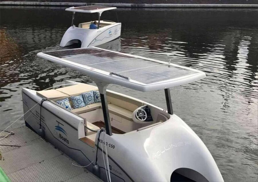 Wroclaw: City Walk and Cruise by Luxury Solar Catamaran - The Fencer Fountain and the naked students