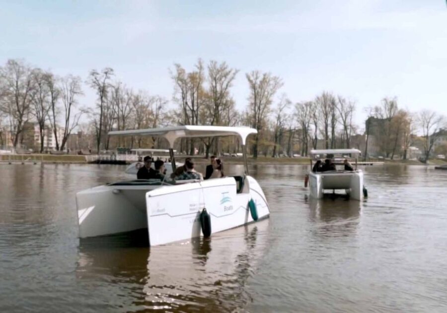 Wroclaw: City Walk and Cruise by Luxury Solar Catamaran - Passing the University of Wrocław