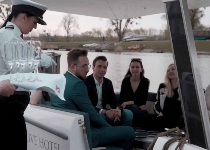 Wroclaw: City Walk and Cruise by Luxury Solar Catamaran - What the one-hour cruise adds