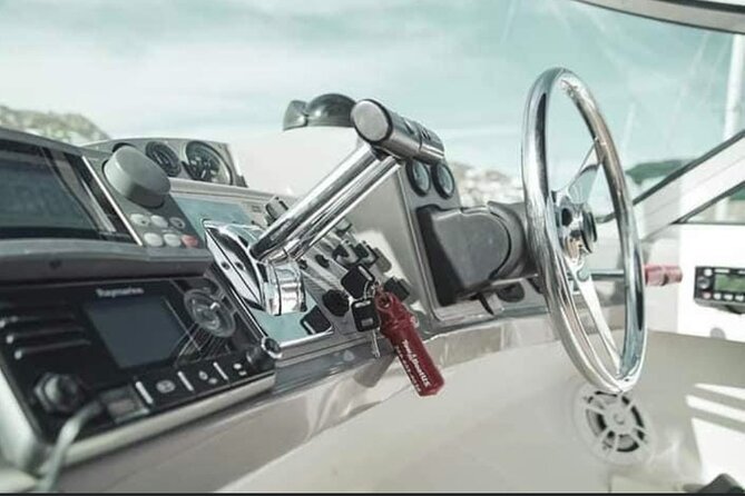 Yacht Carver - Luxury Private Yacht Tour - The boat day begins at Cabo’s marina