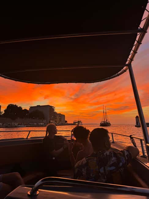 Zadar: Romantic, Luxury Sunset Boat Tour with Aperol Spritz - The Final 30 Minutes Back to Foša