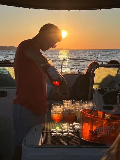 Zadar: Romantic, Luxury Sunset Boat Tour with Aperol Spritz - Music, Drinks, and the Romantic Mood