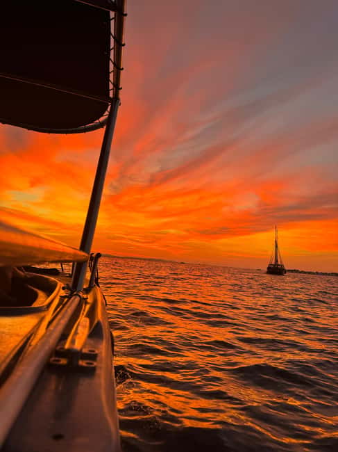 Zadar: Romantic Luxury Sunset Boat Tour with Aperol Spritz - Listening for the Sea Organ